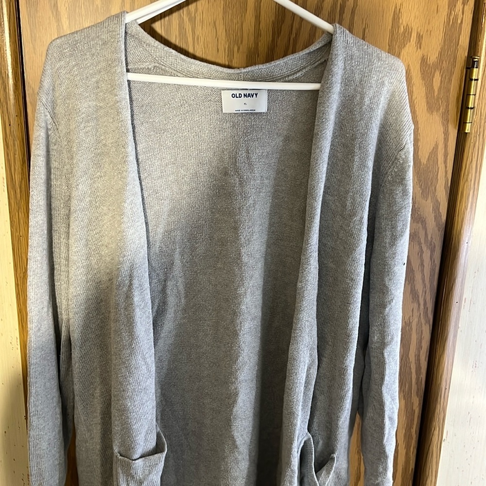 Light grey women’s XL cardigan